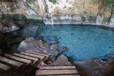 Cenote Pool Uninic en Homún
